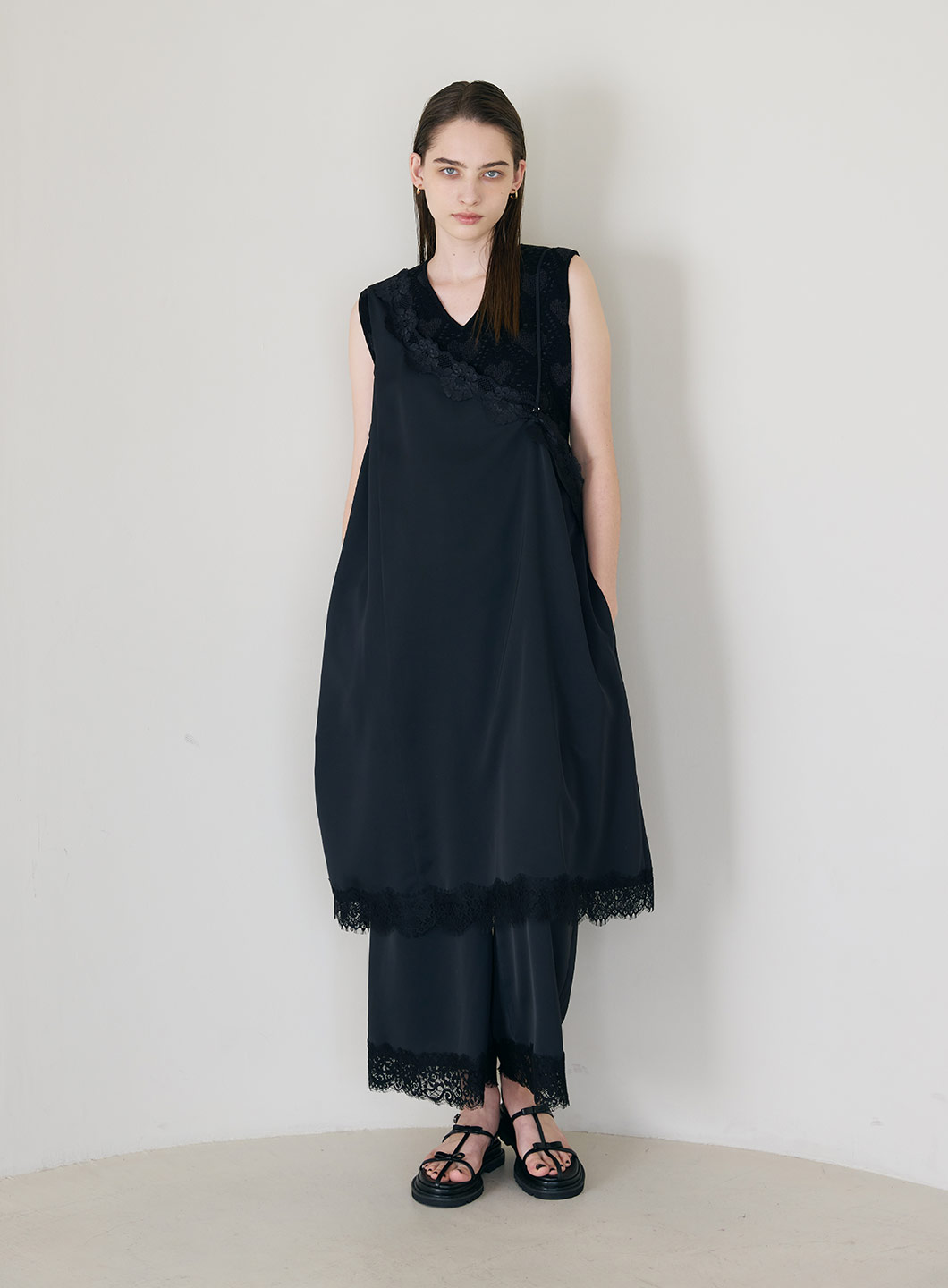 【6/19発売】レースワンショルサロペット