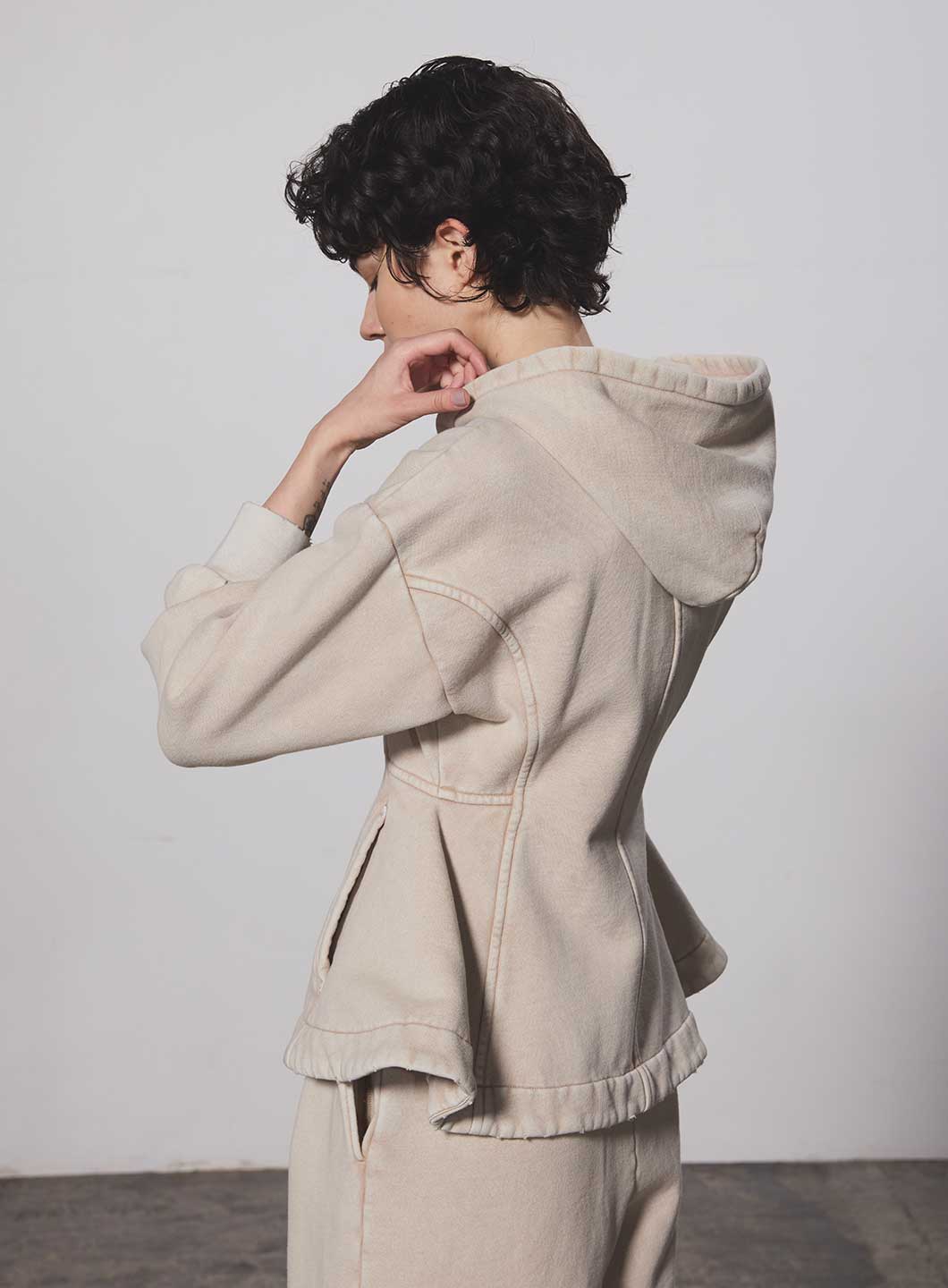 ピグメントぺプラムジップパーカー